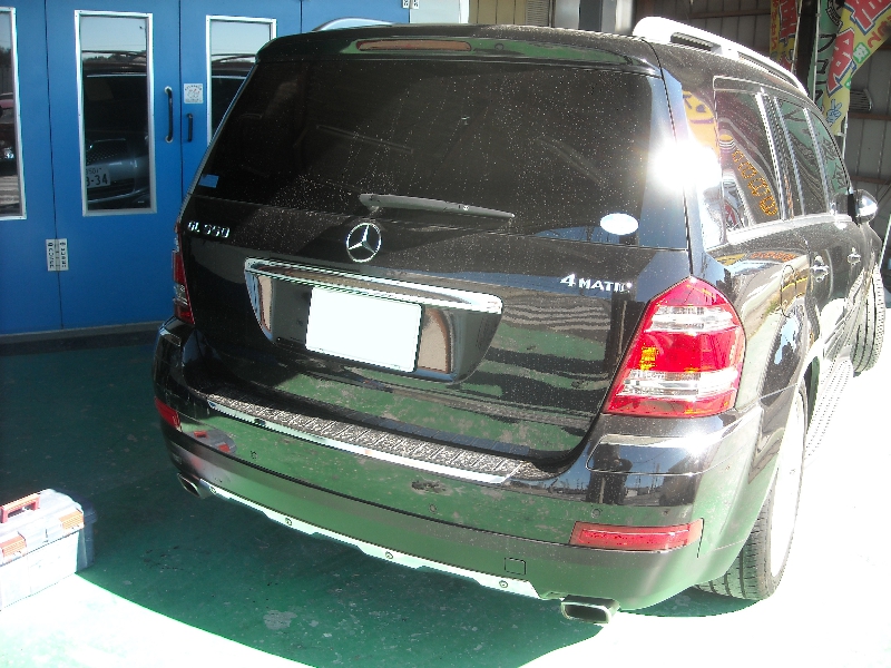 Mercedes-Benz リヤバンパー修理