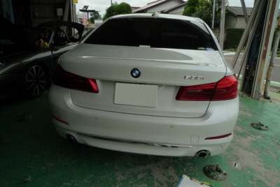 BMW 5シリーズ リヤバンパー修理